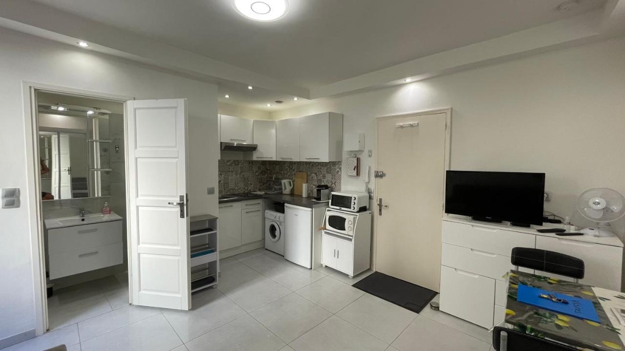 Studio Rue Pietonne Proche Plage Menton Exterior photo